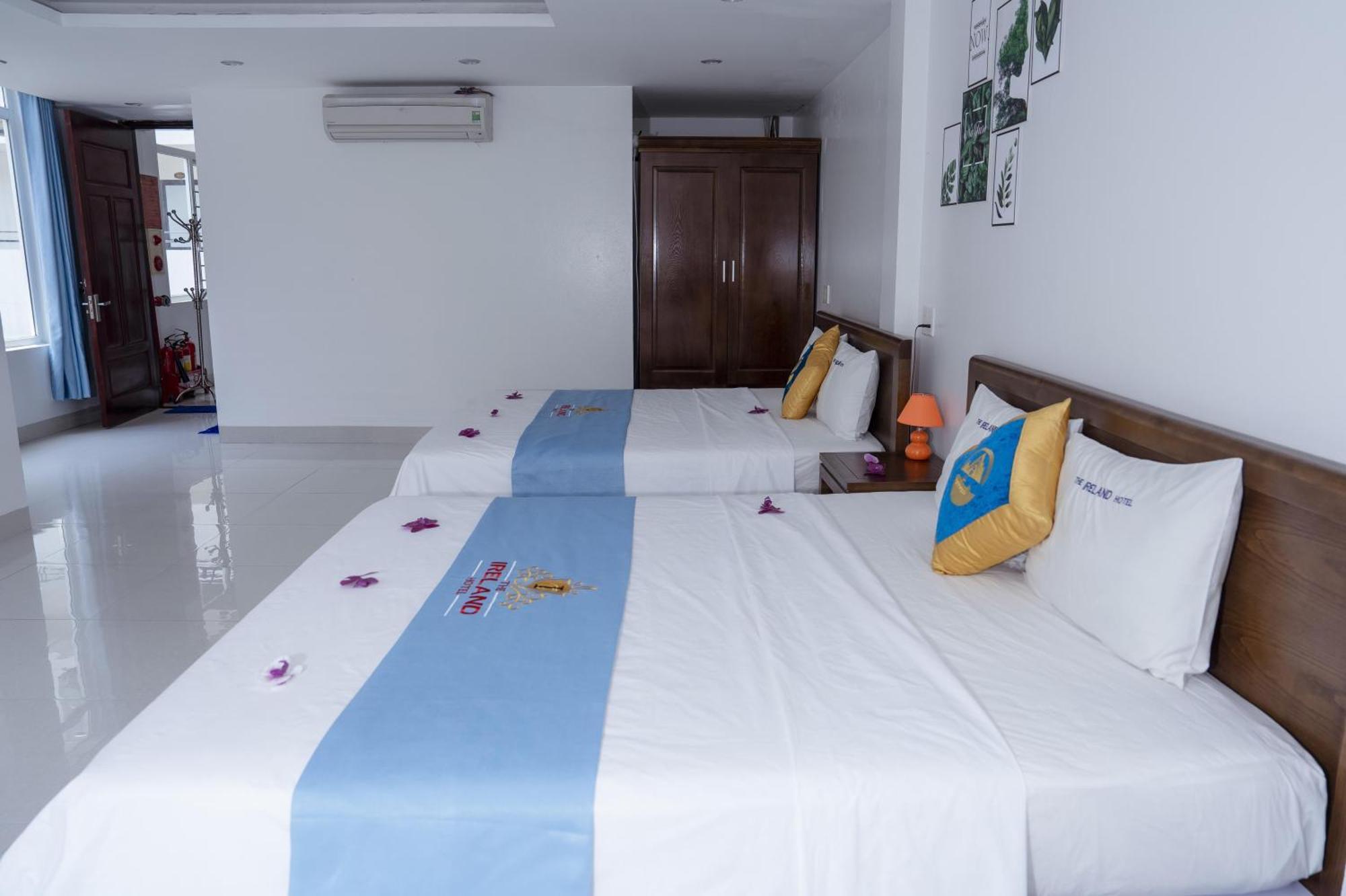 The Ireland Hotel Chan Chau Bagian luar foto
